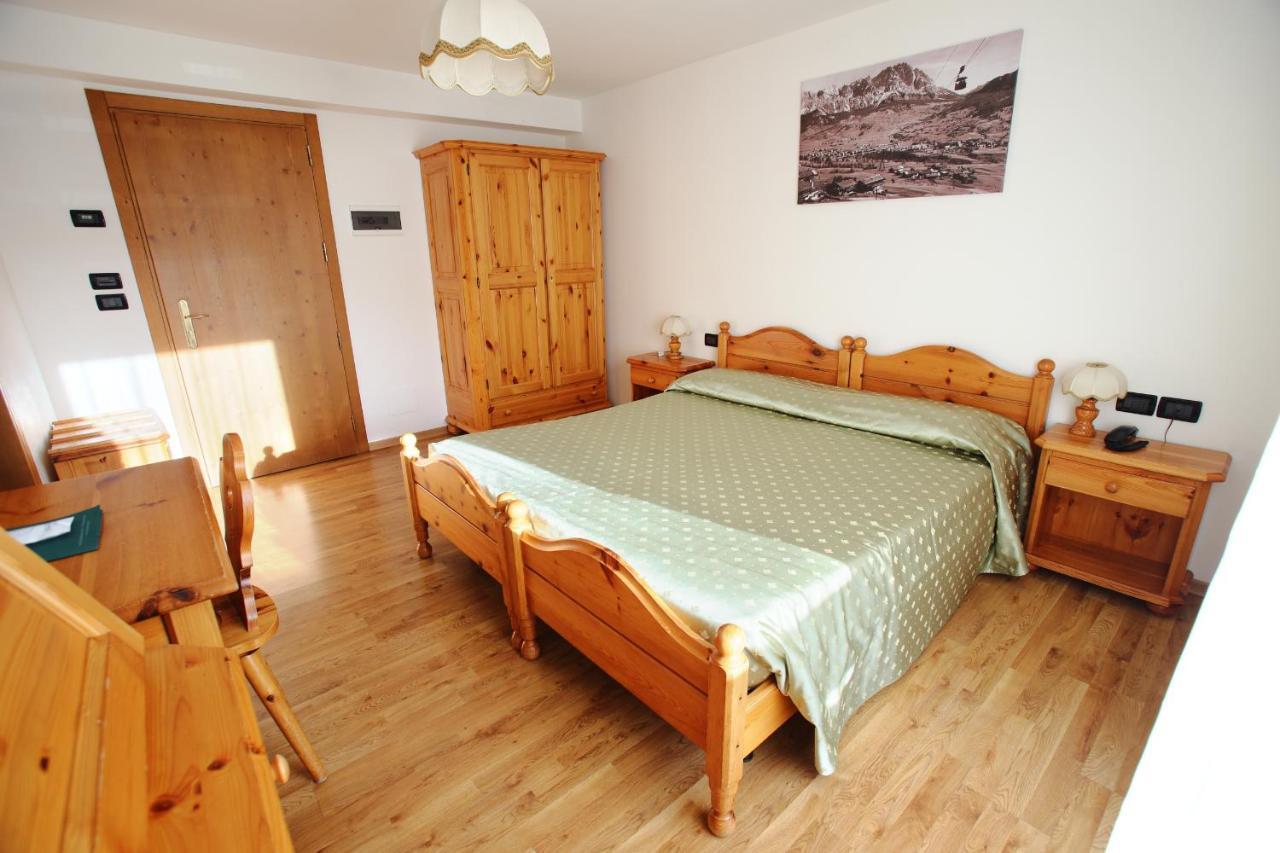 Hotel Des Alpes Cortina dʼAmpezzo Extérieur photo
