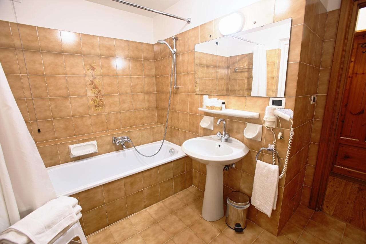 Hotel Des Alpes Cortina dʼAmpezzo Extérieur photo