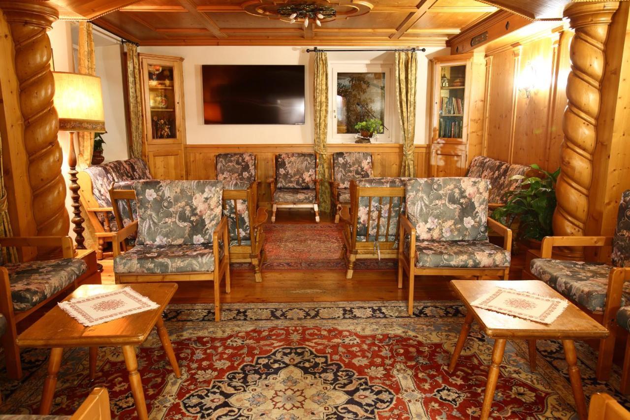 Hotel Des Alpes Cortina dʼAmpezzo Extérieur photo