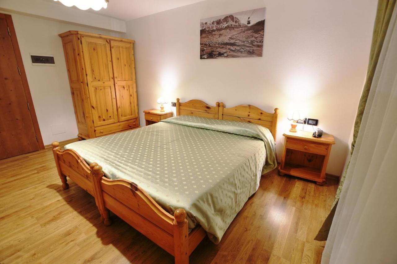 Hotel Des Alpes Cortina dʼAmpezzo Extérieur photo