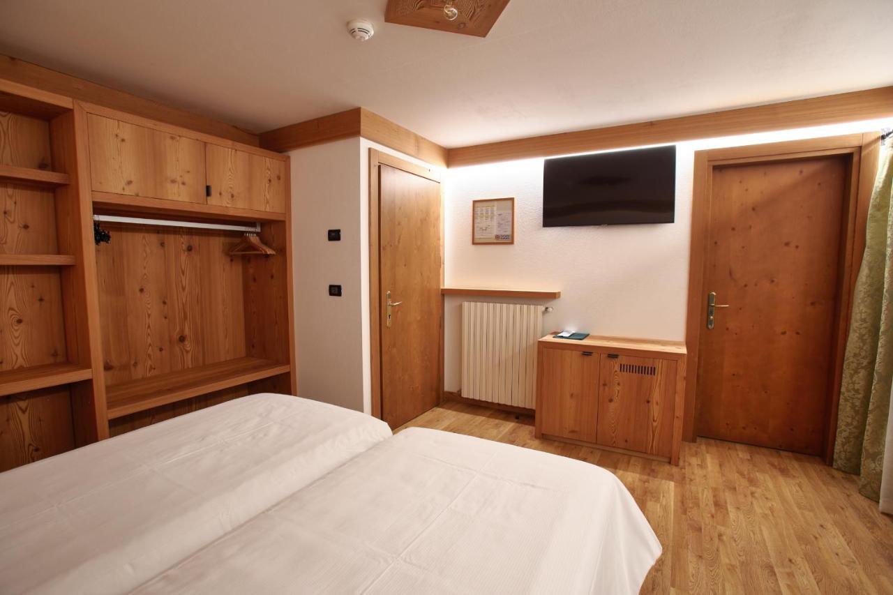 Hotel Des Alpes Cortina dʼAmpezzo Extérieur photo