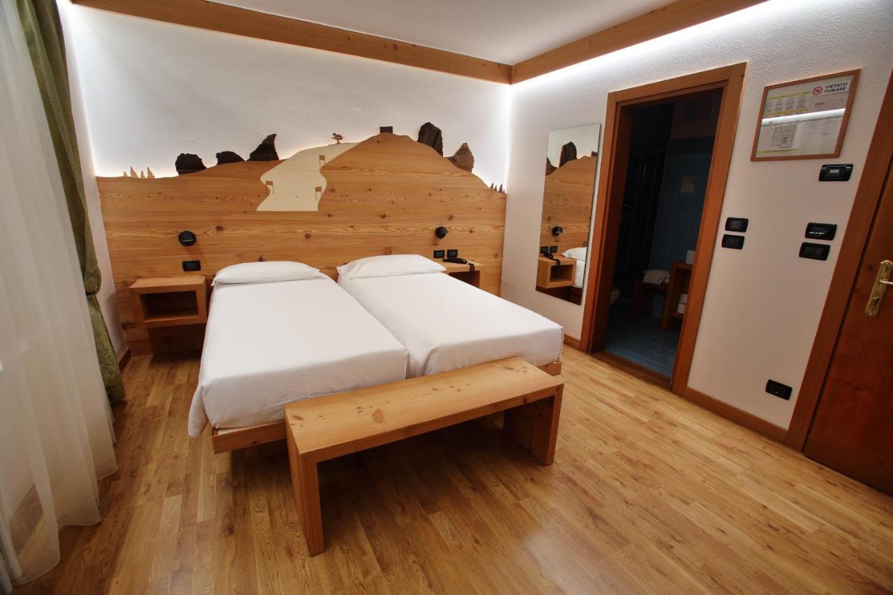 Hotel Des Alpes Cortina dʼAmpezzo Extérieur photo