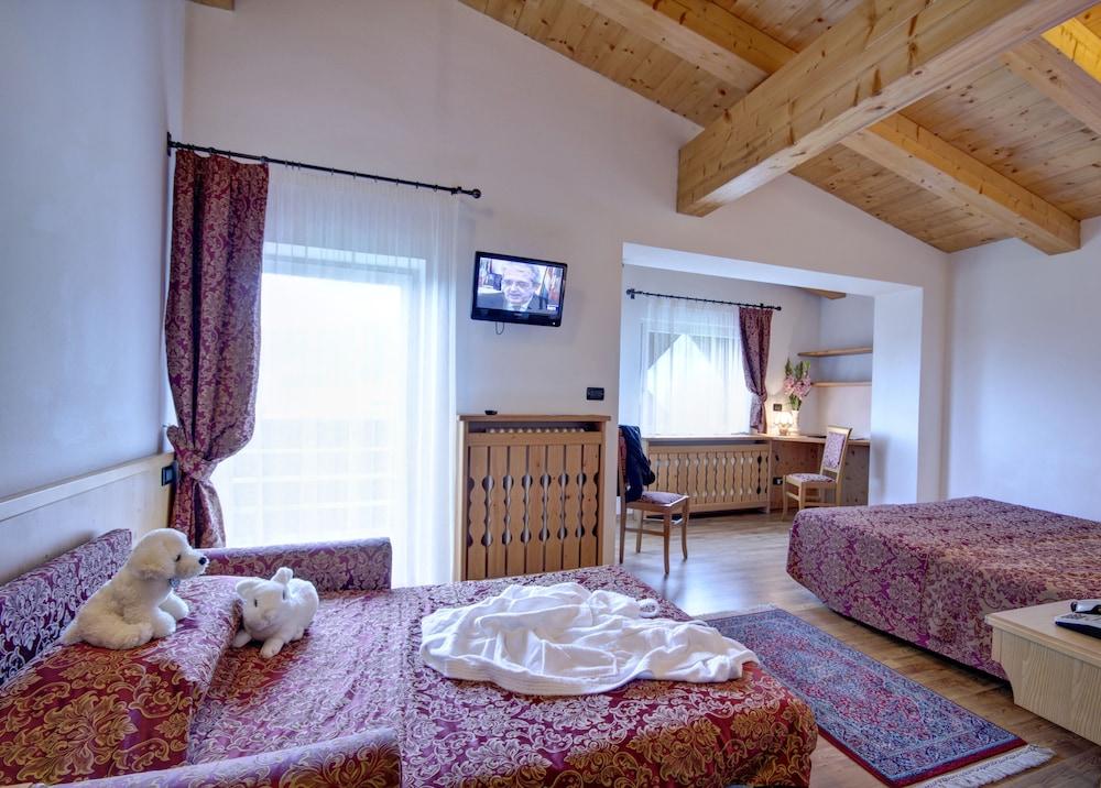 Hotel Des Alpes Cortina dʼAmpezzo Extérieur photo