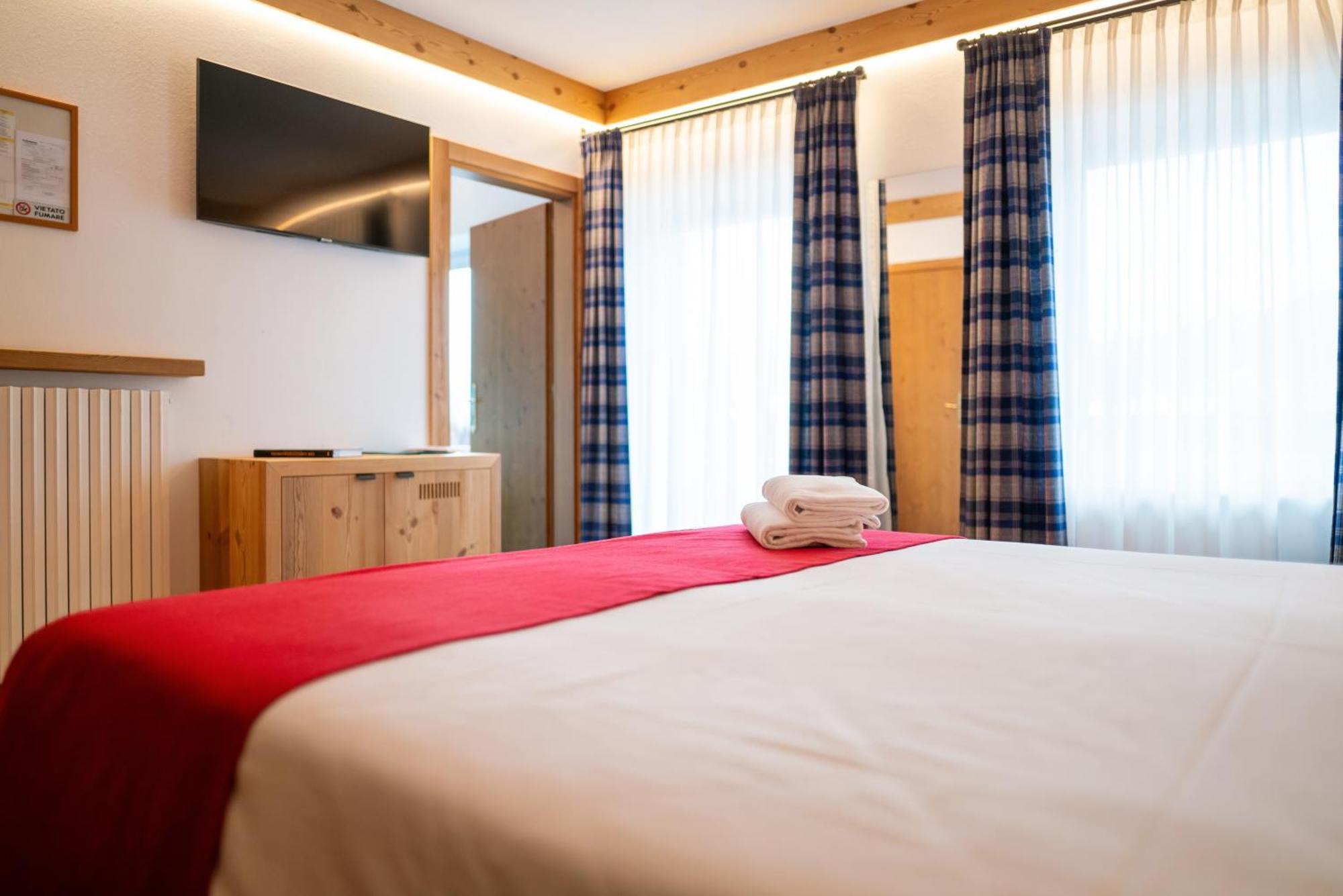Hotel Des Alpes Cortina dʼAmpezzo Extérieur photo
