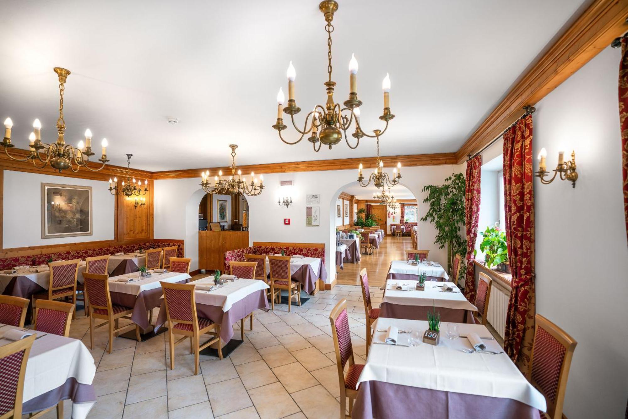 Hotel Des Alpes Cortina dʼAmpezzo Extérieur photo
