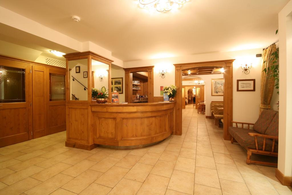 Hotel Des Alpes Cortina dʼAmpezzo Extérieur photo